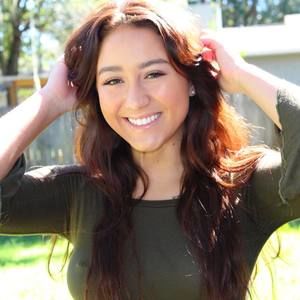 Meet your Posher, Dakota